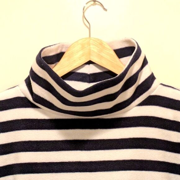 Aritzia Telluride Clothing S Fuzzy Navy & White Striped Turtleneck with Pockets - Picture 3 of 6